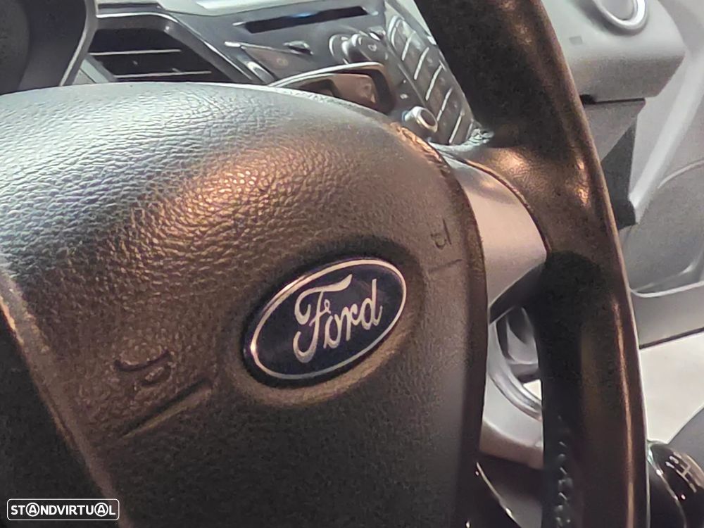 Ford Fiesta 1.6 TDCI Titanium - 18