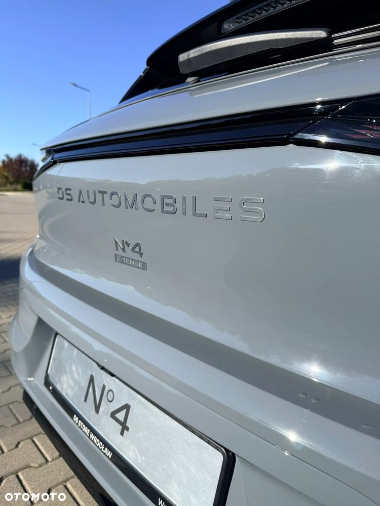 DS Automobiles N°4 E-Tense 58.3kWh Étoile Alcantara - 11