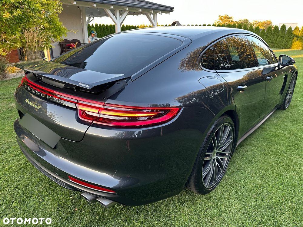 Porsche Panamera 4 E-Hybrid 10 Years Edition - 7