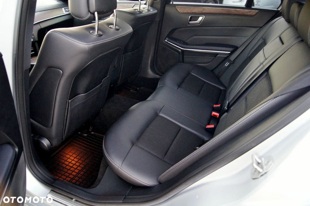 Mercedes-Benz Klasa E 350 BlueTEC 4Matic 7G-TRONIC - 11
