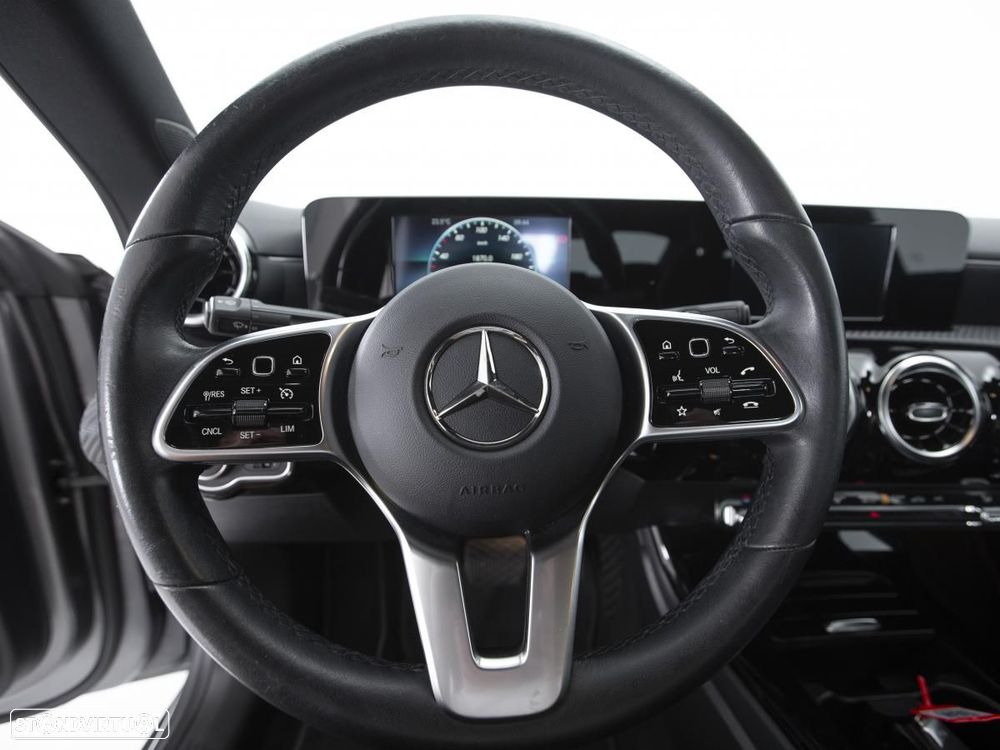 Mercedes-Benz CLA 180 d Business Solutions Frota Aut. - 16