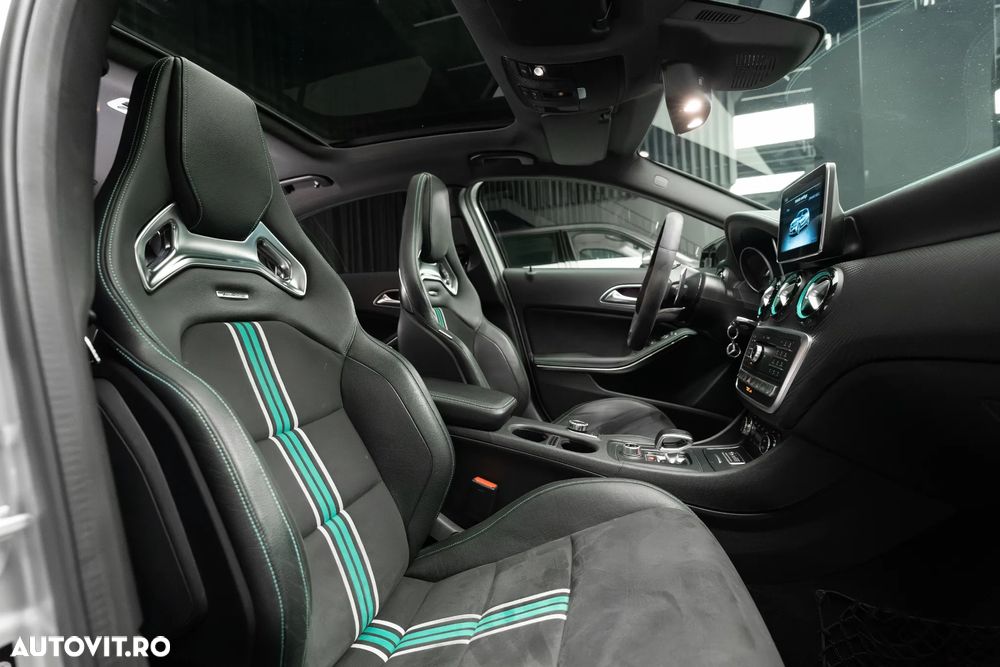 Mercedes-Benz A 45 AMG 4Matic AMG Speedshift 7G-DCT PETRONAS 2015 World Champion Edition - 36