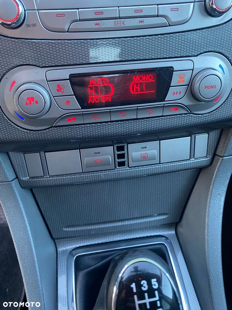 Ford Focus 1.8 Titanium - 14