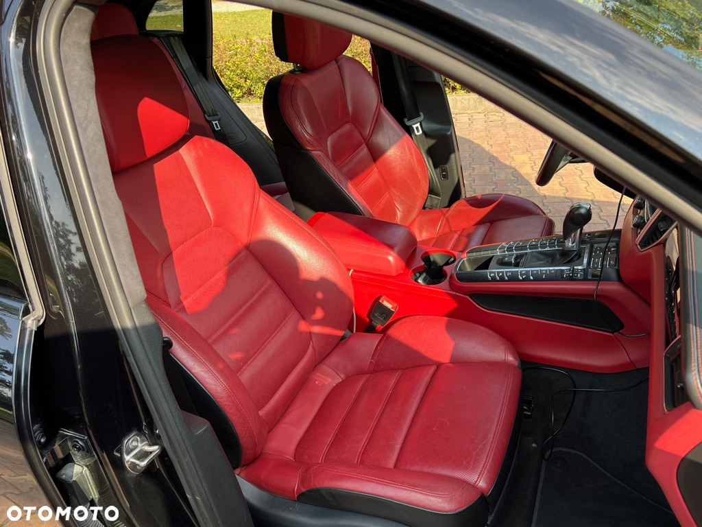 Porsche Macan Turbo - 26