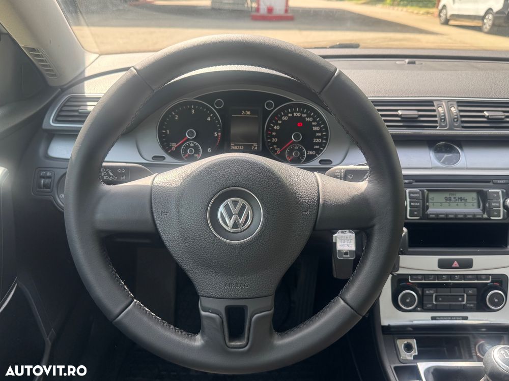Volkswagen Passat 2.0 Blue TDI SCR Comfortline - 19