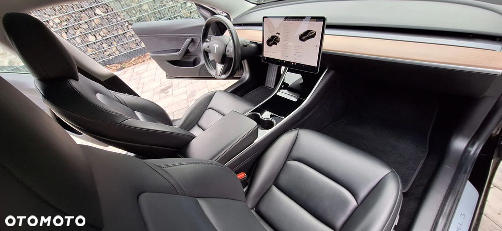 Tesla Model 3 Standard Range Plus - 40