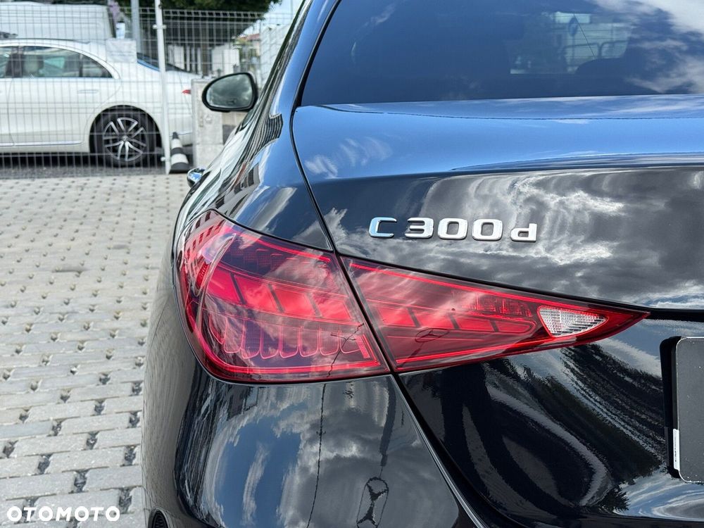 Mercedes-Benz Klasa C 300 d mHEV 4-Matic AMG - 13