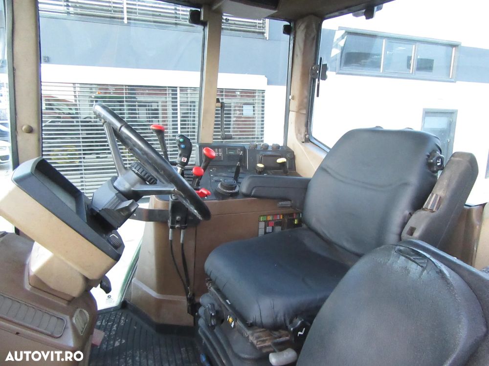 John Deere 6100 cu incarcator frontal - 10