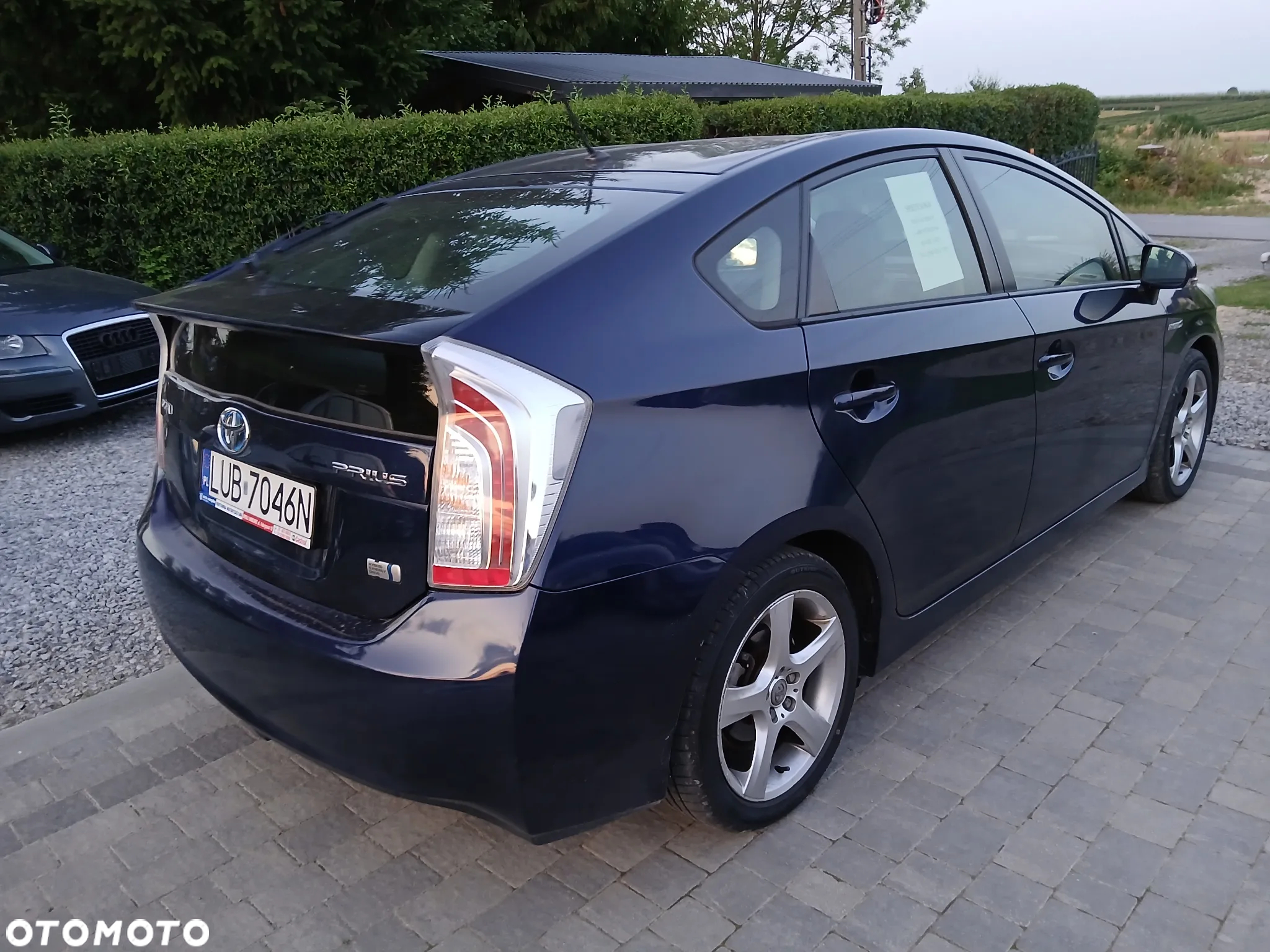 Toyota Prius (Hybrid) Comfort - 17