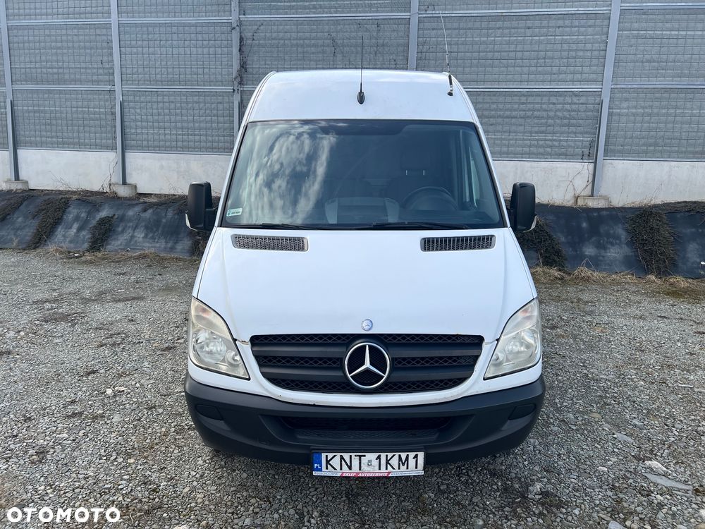 Mercedes-Benz Sprinter - 2