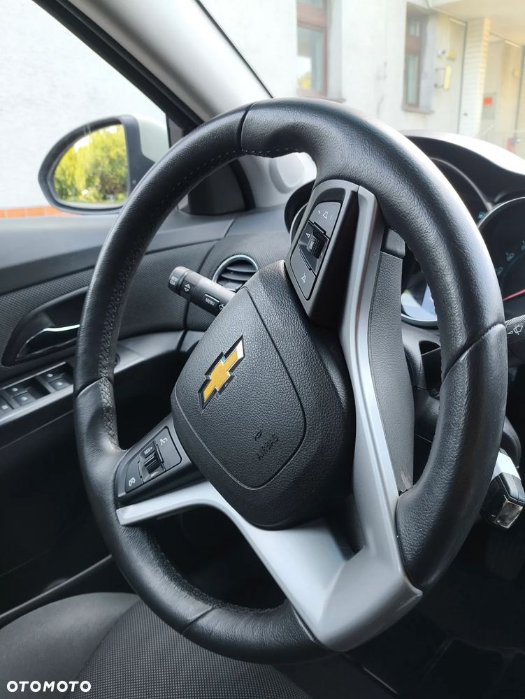 Chevrolet Cruze 1.8 LTZ - 26