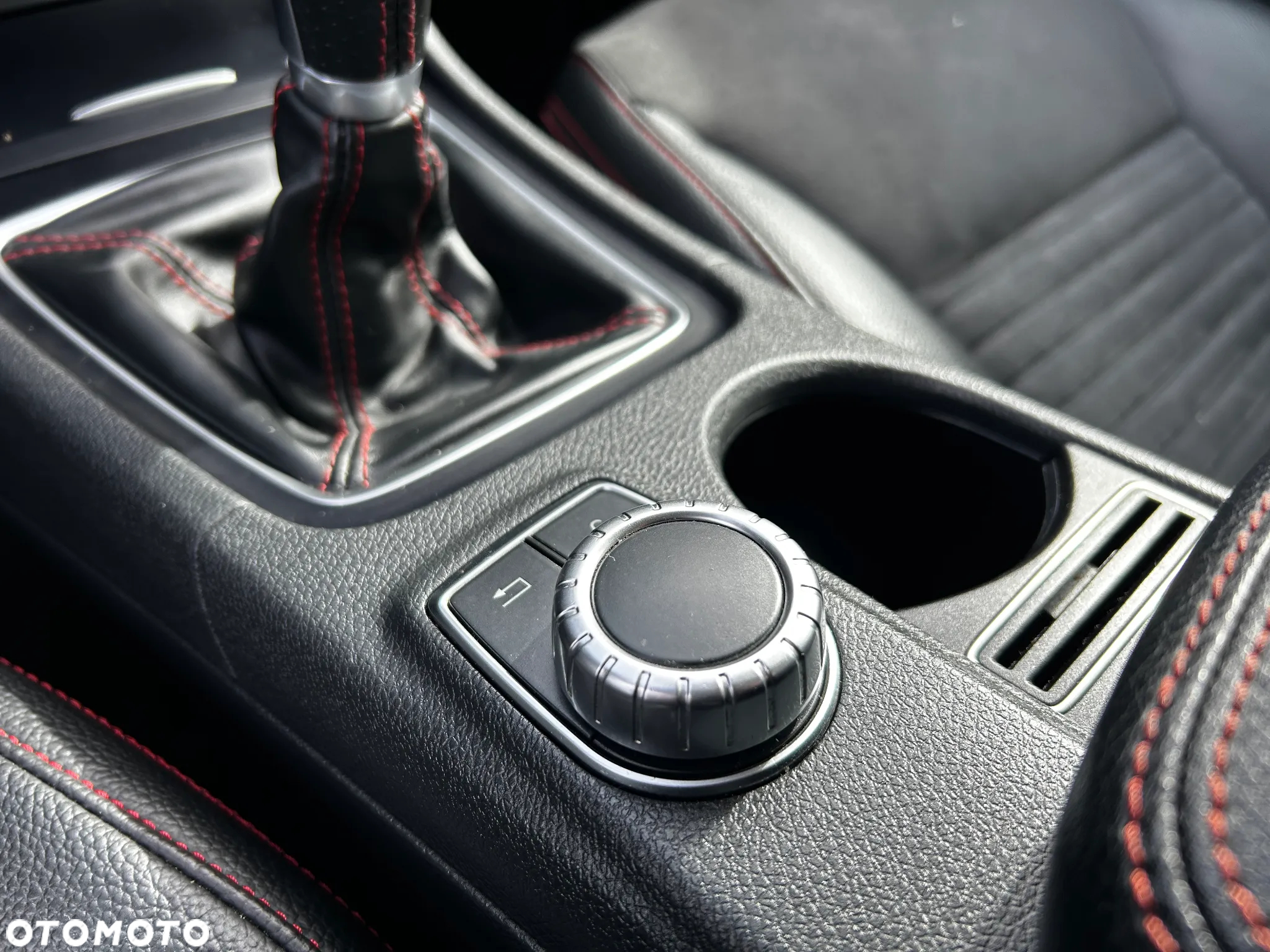 Mercedes-Benz GLA 180 d AMG Line - 27