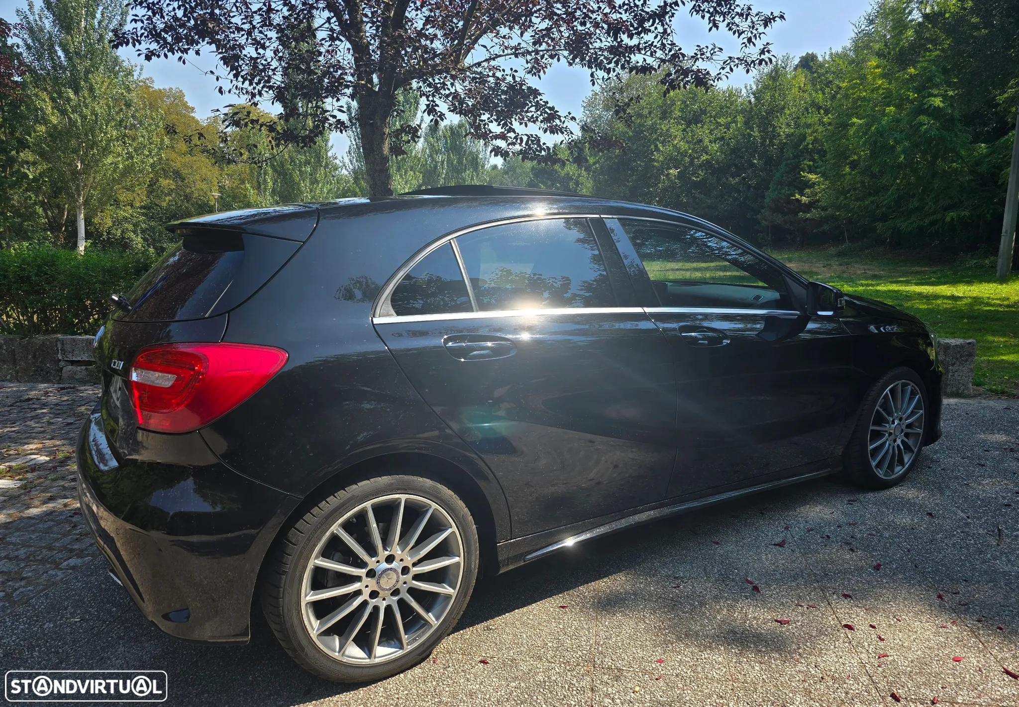 Mercedes-Benz A 180 d 7G-DCT AMG Line - 4