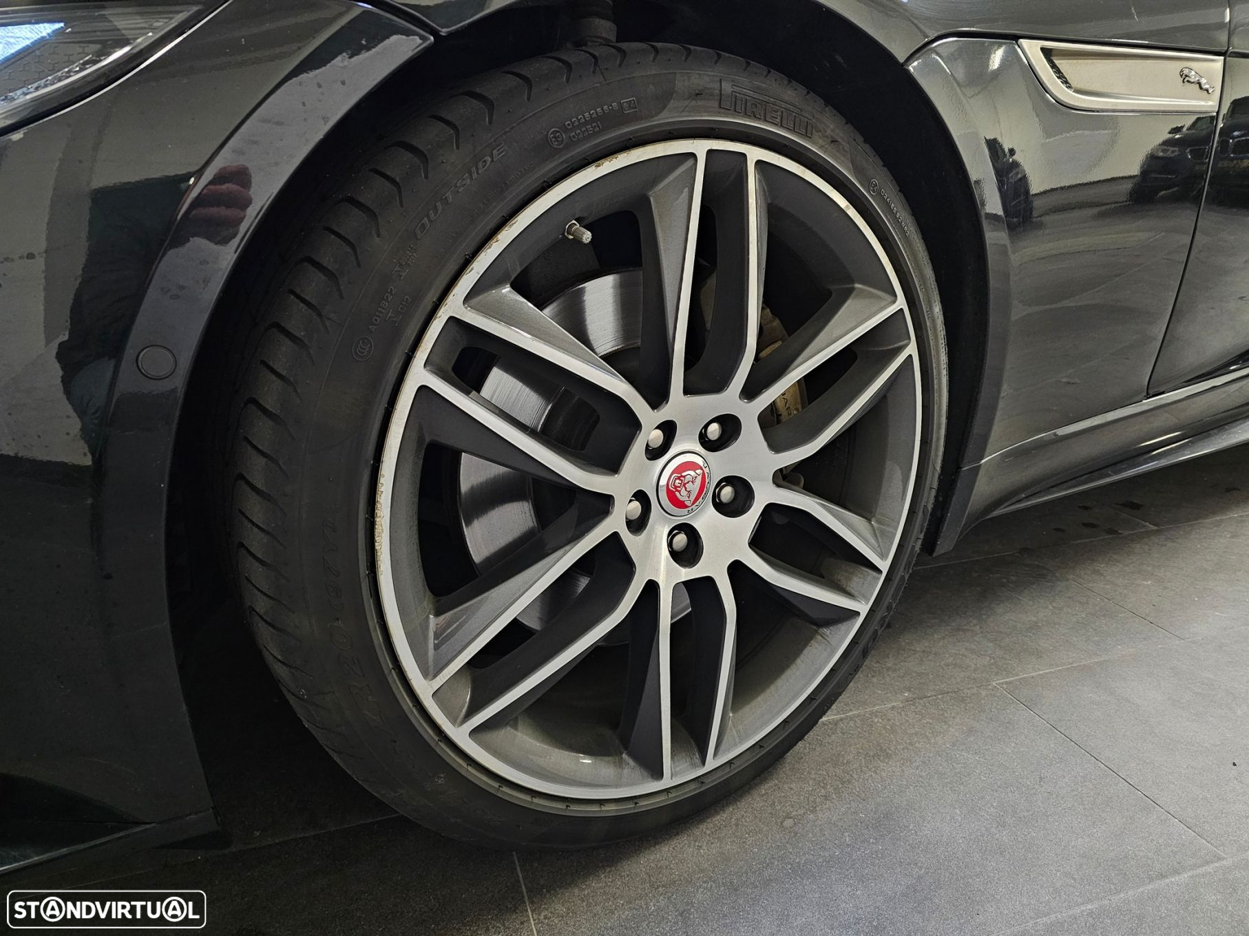 Jaguar F-Type 2.0 i4 R-Dynamic Black - 34
