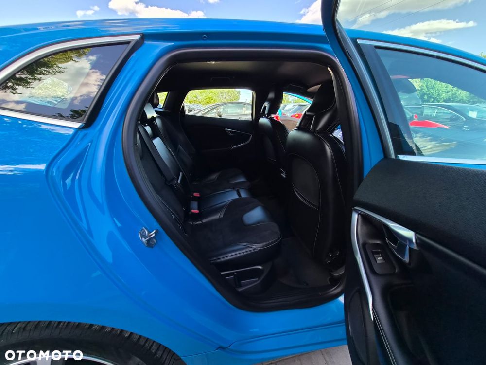 Volvo V40 D4 Kinetic - 25