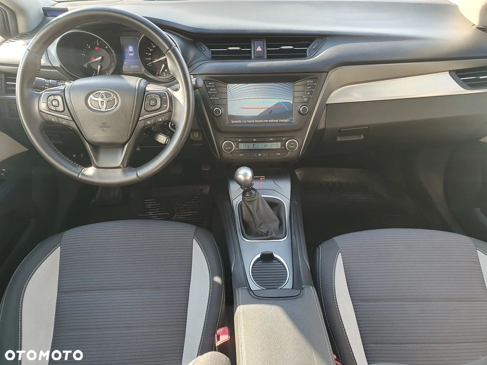 Toyota Avensis 2.0 D-4D Premium - 5