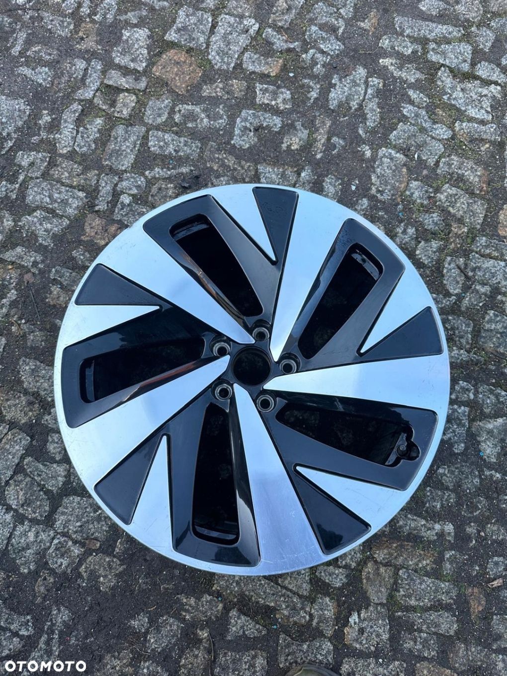FELGA ALU ID4 9J X 20 ET42 11A601025H 1SZT 5X112 VW - 1