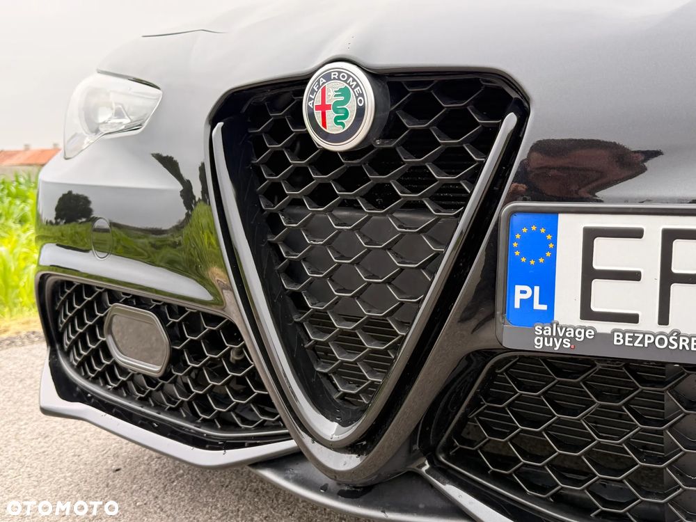 Alfa Romeo Giulia 2.0 Turbo TI Q4 - 13