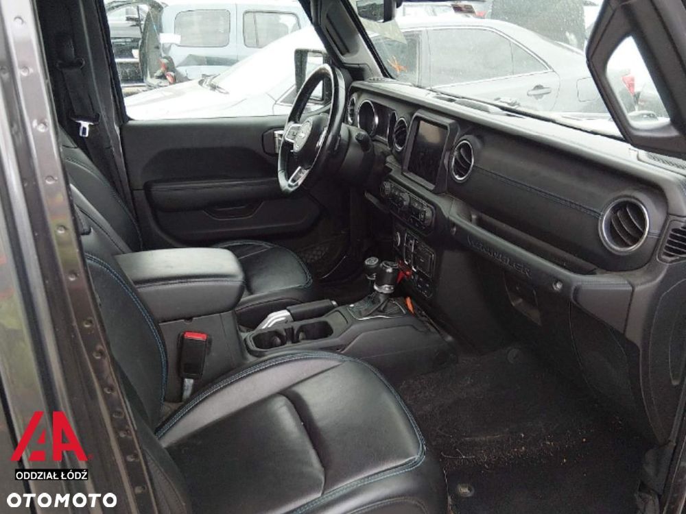 Jeep Wrangler - 6