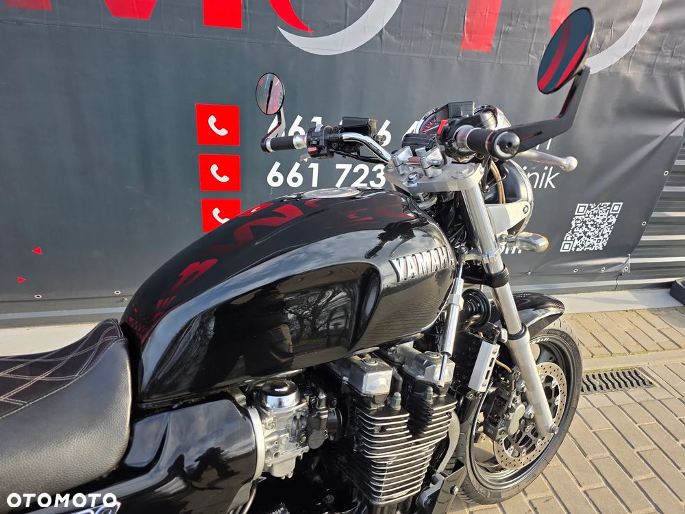 Yamaha XJR - 11