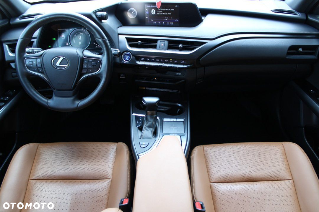 Lexus UX - 24