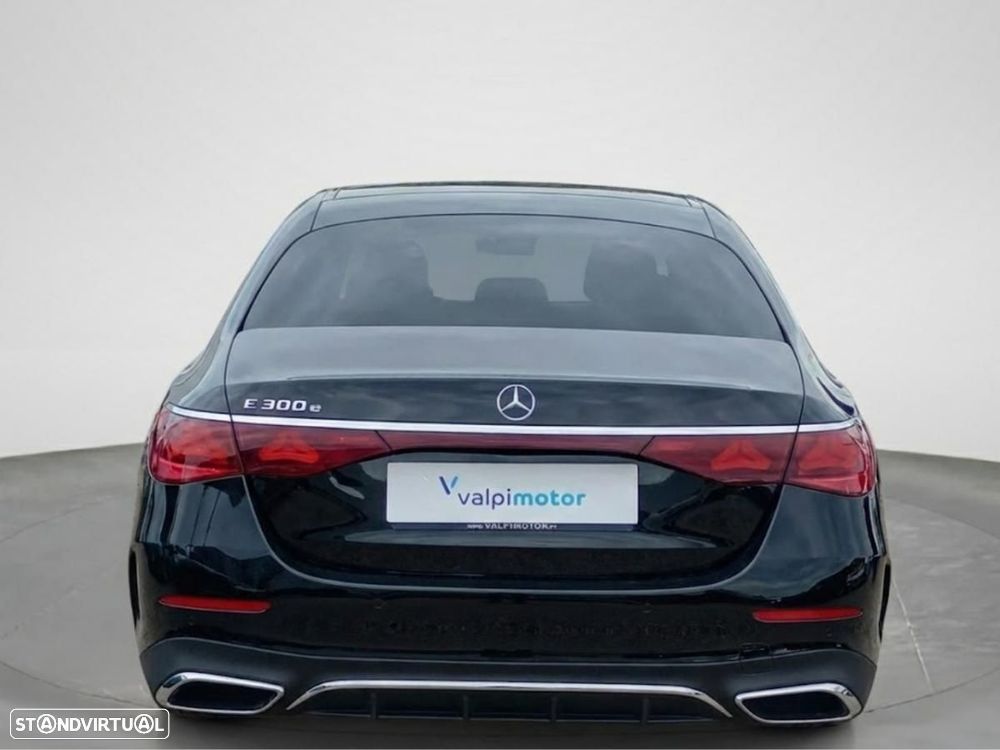 Mercedes-Benz E 300 e AMG Line - 6