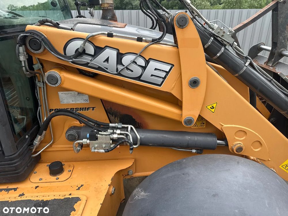 Case 590ST - 16