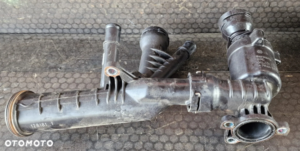 OBUDOWA TERMOSTATU RURA 04L121111Q 04L121026AF  VW 1.6 TDI