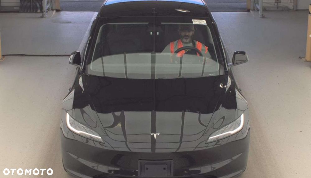 Tesla Model 3 - 5