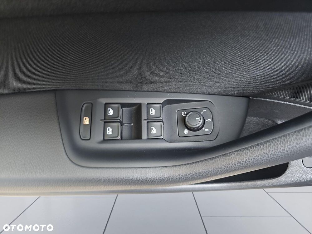 Volkswagen Passat Variant 1.5 TSI EVO Business DSG - 19