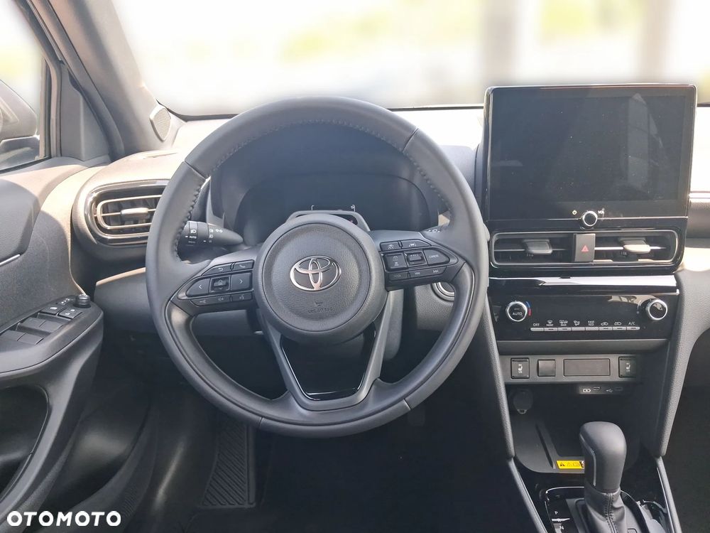 Toyota Yaris Cross - 12