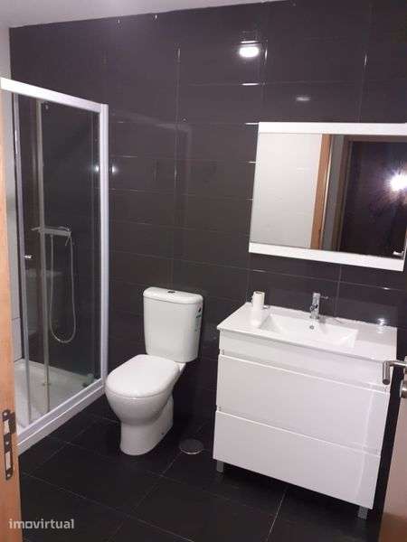Apartamento T2 c/ garagem fechada - Grande imagem: 2/7