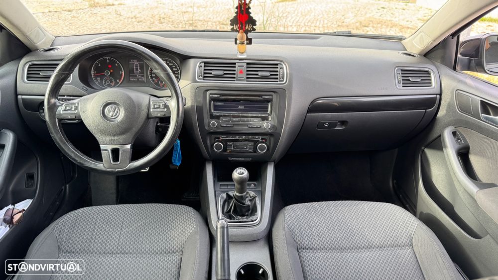 VW Jetta - 10