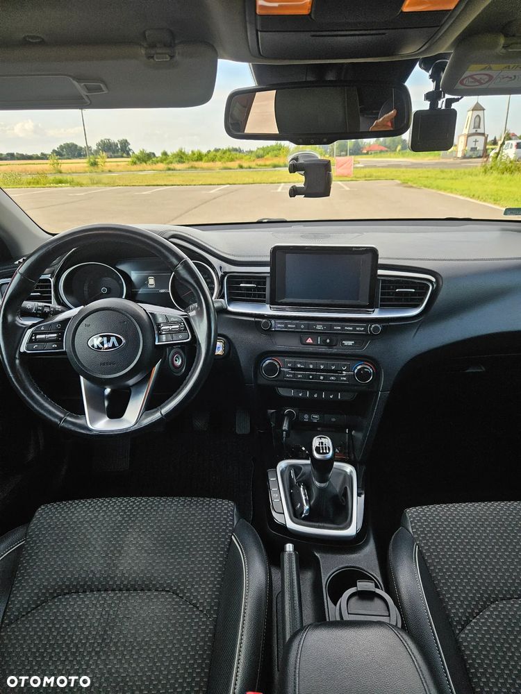 Kia Ceed 1.4 L - 13