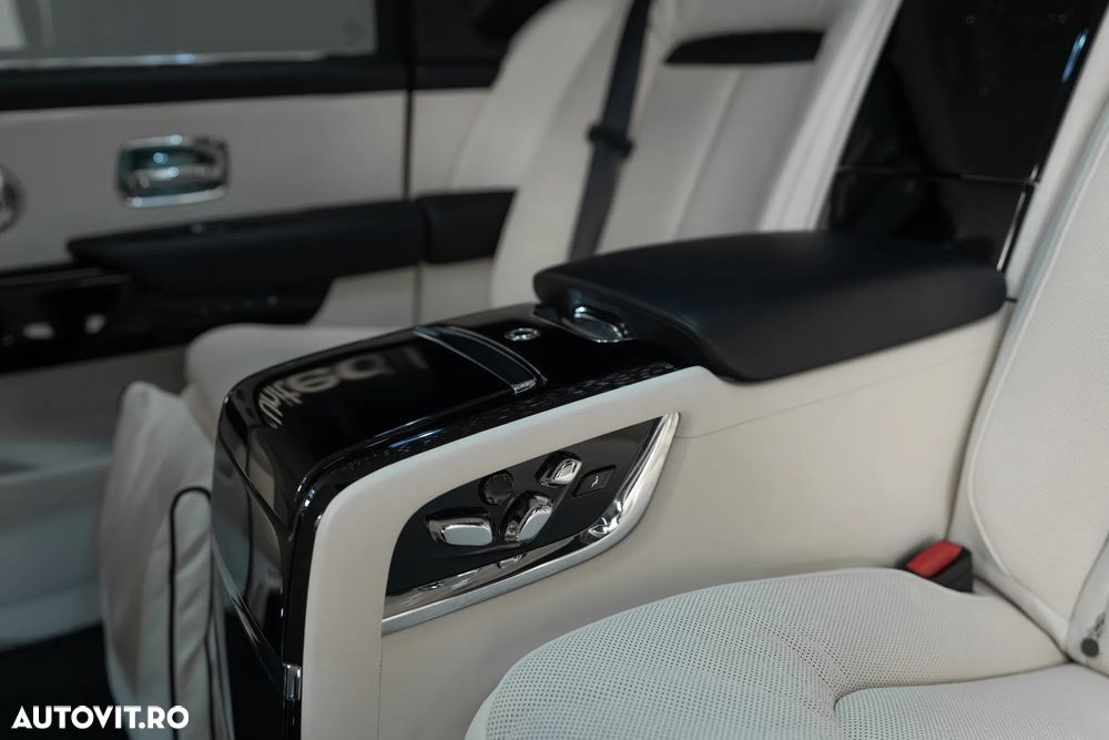 Rolls-Royce Cullinan Standard - 27