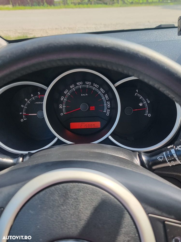 Kia Venga - 15