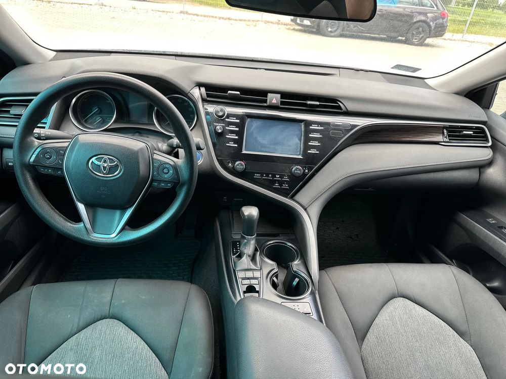 Toyota Camry - 12