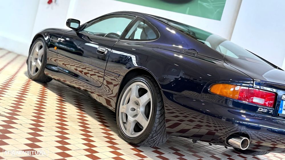Aston Martin DB7 Vantage Coupé V12 - 11