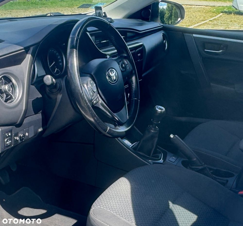 Toyota Corolla 1.4 D-4D Comfort - 17