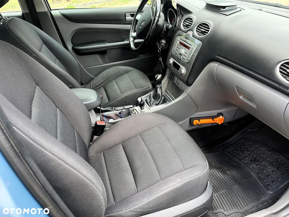 Ford Focus 1.8 Titanium - 8