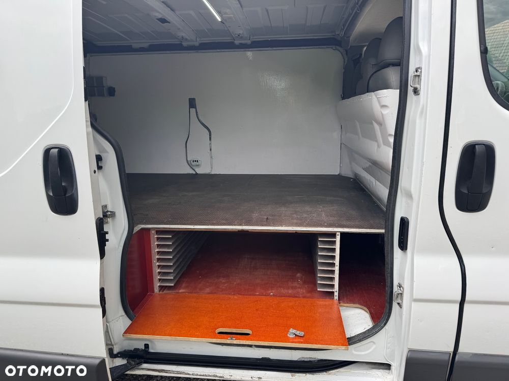 Opel Vivaro - 15