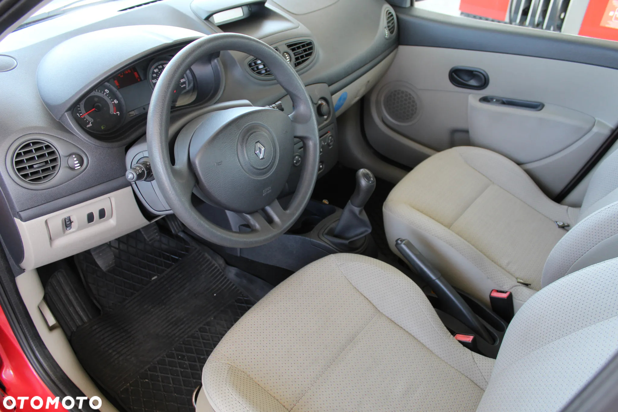 Renault Clio 1.2 16V Alize - 9
