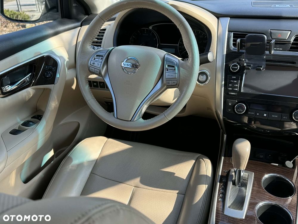 Nissan Altima - 24