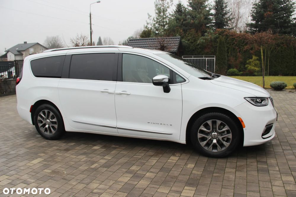 Chrysler Pacifica - 10