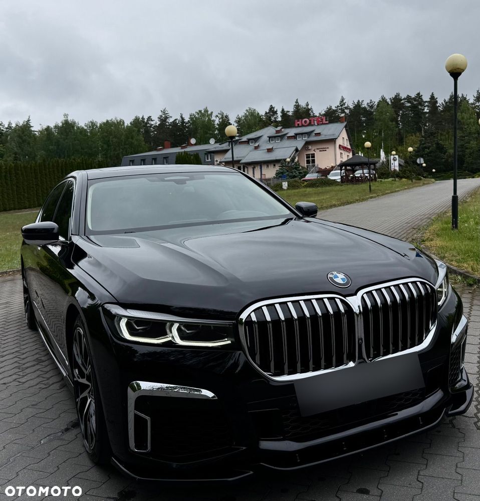 BMW Seria 7 750i xDrive sport - 2