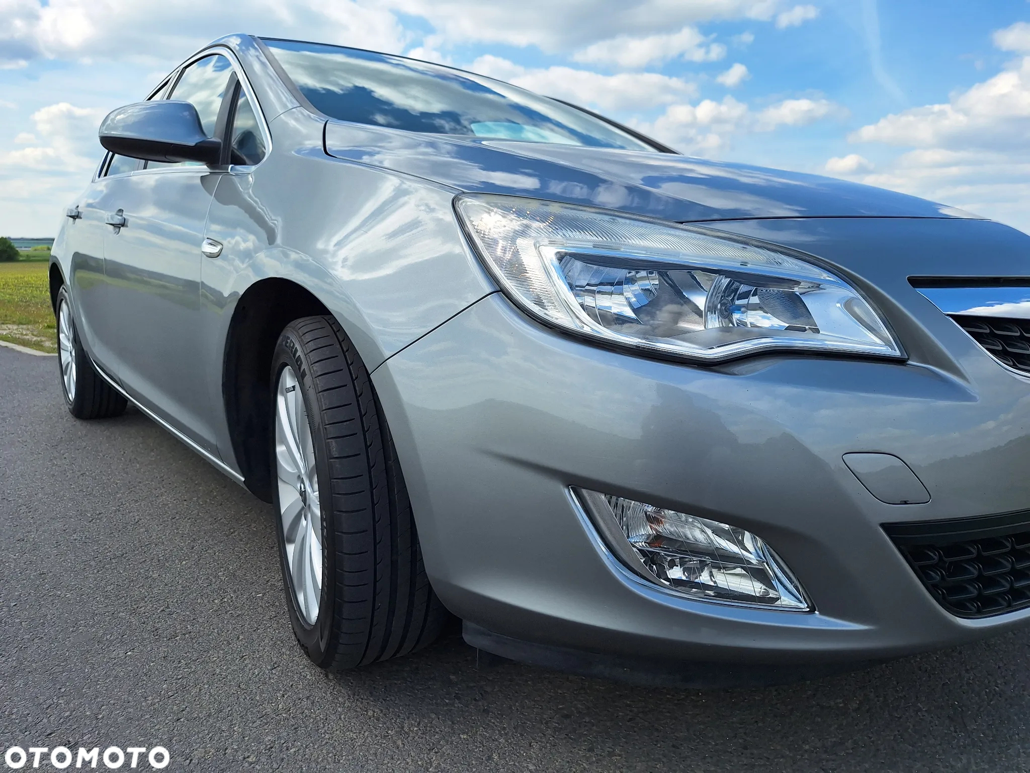 Opel Astra IV 1.4 T Cosmo - 9