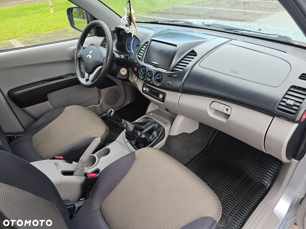 Mitsubishi L200 2.5 DID Invite - 11