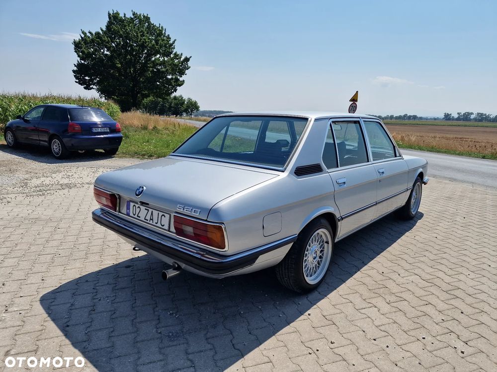 BMW Seria 5 520 - 11