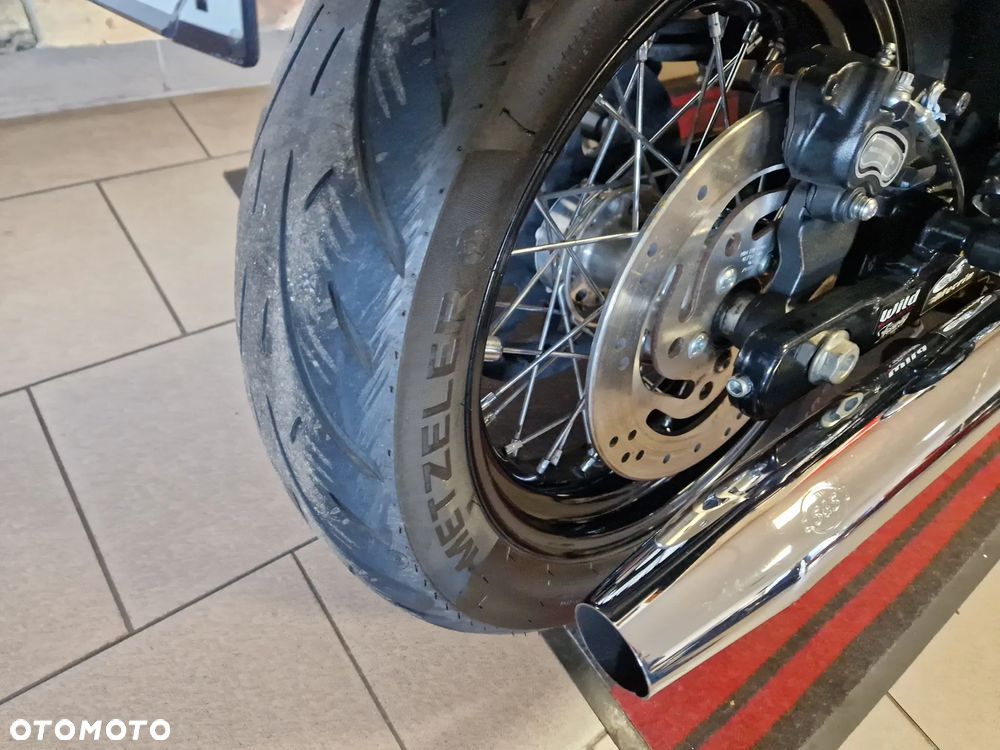 Harley-Davidson Dyna Street Bob - 29