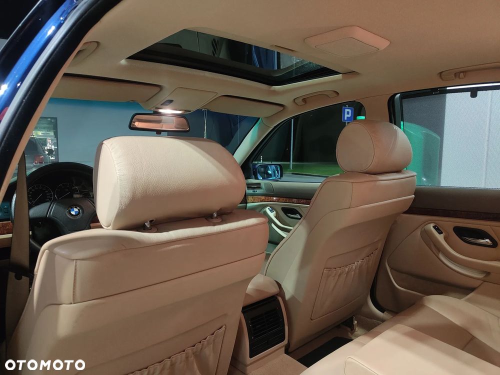 BMW Seria 5 - 32